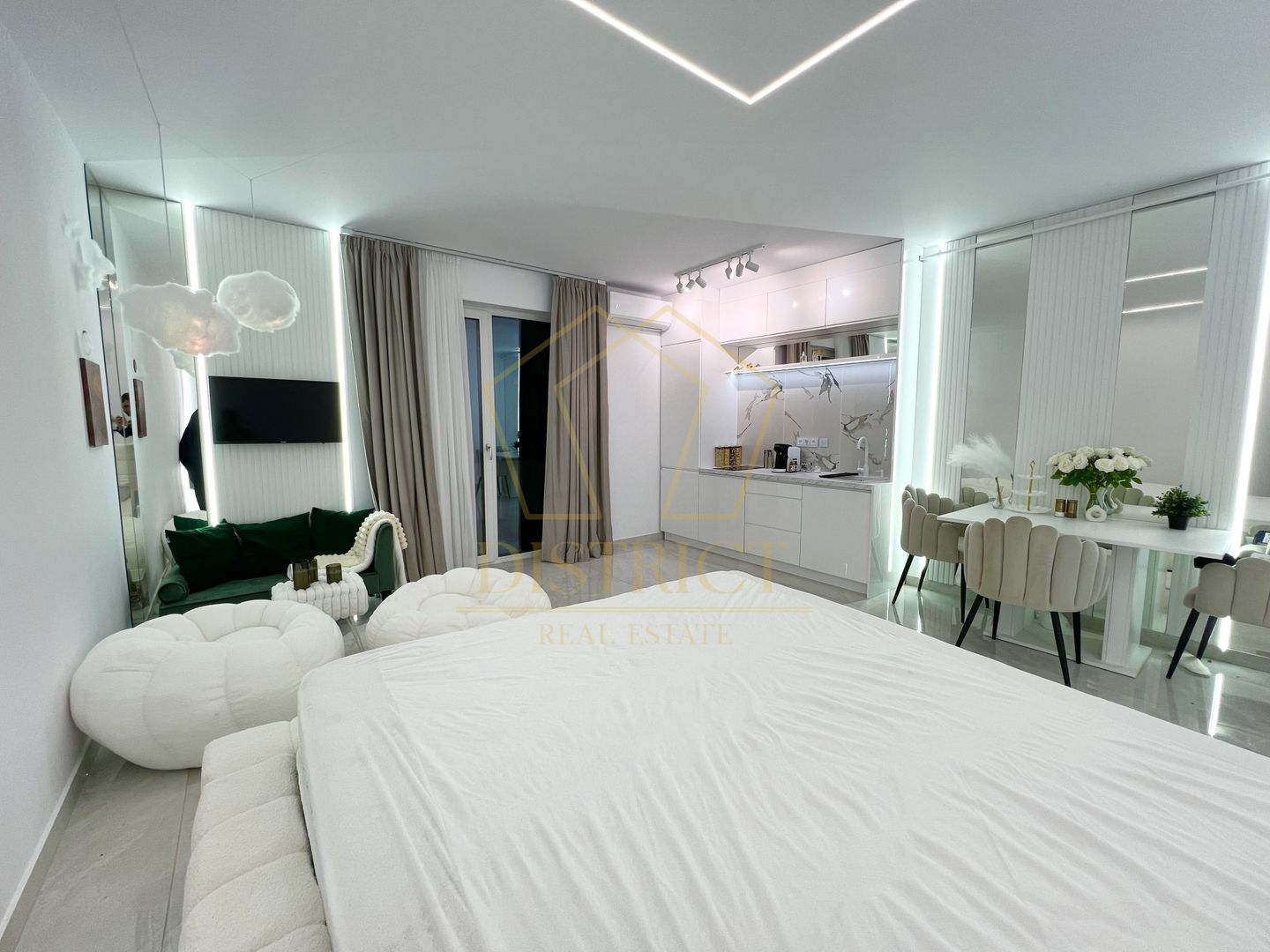 Garsoniera superba cu o camera  si balcon|  SXD Market | Braytim - Poză 1