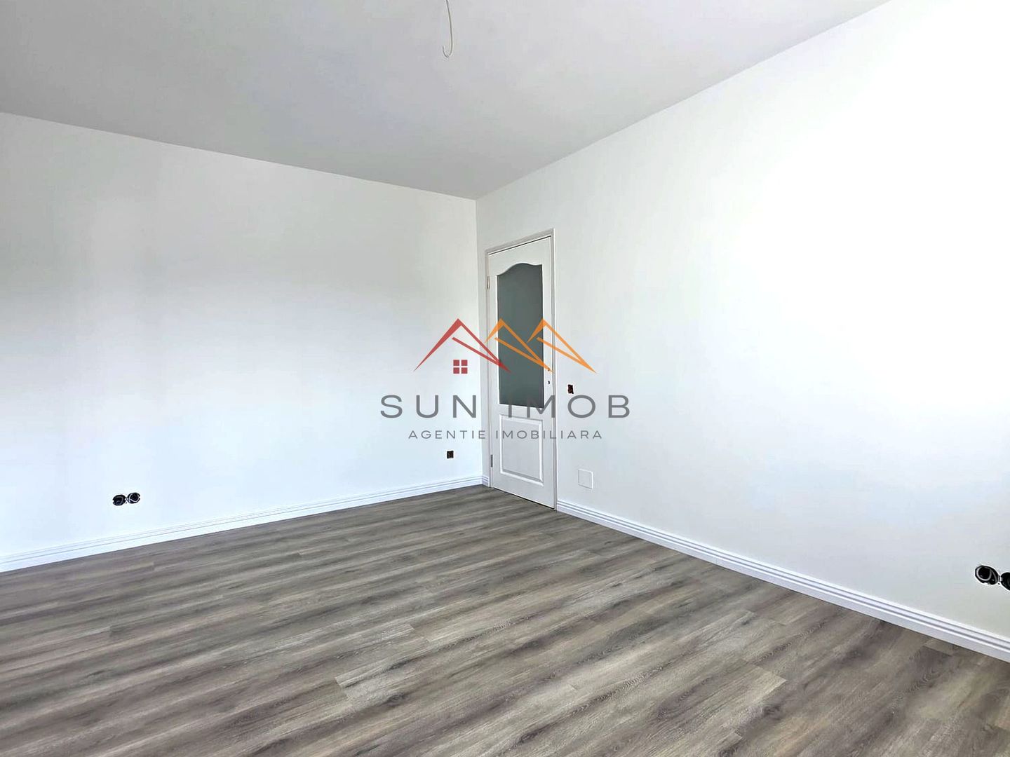 Apartament 3 camere renovat | Centrală proprie | Câmpina | Central - Poză 1