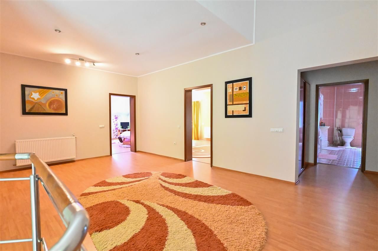 Vila cu 1.500 mp teren, gradina amenajata, linistita zonare,  Halchiu, Brasov - Poză 13