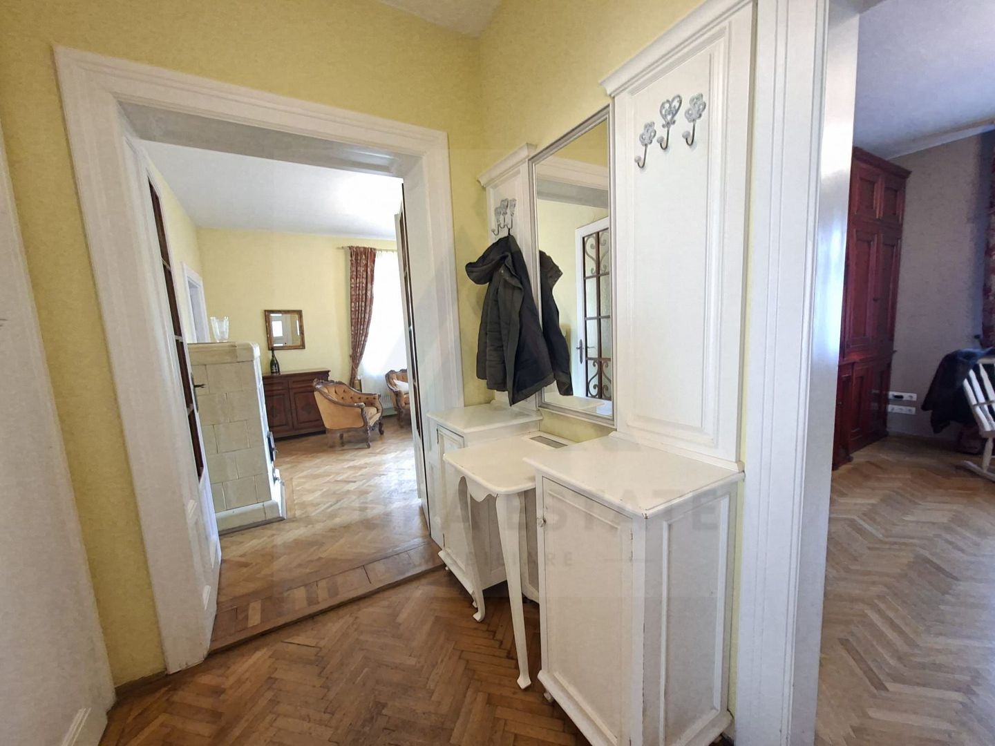 Apartament modern 3 camere curte individuala pe Bulevardul Victoriei - Poză 6