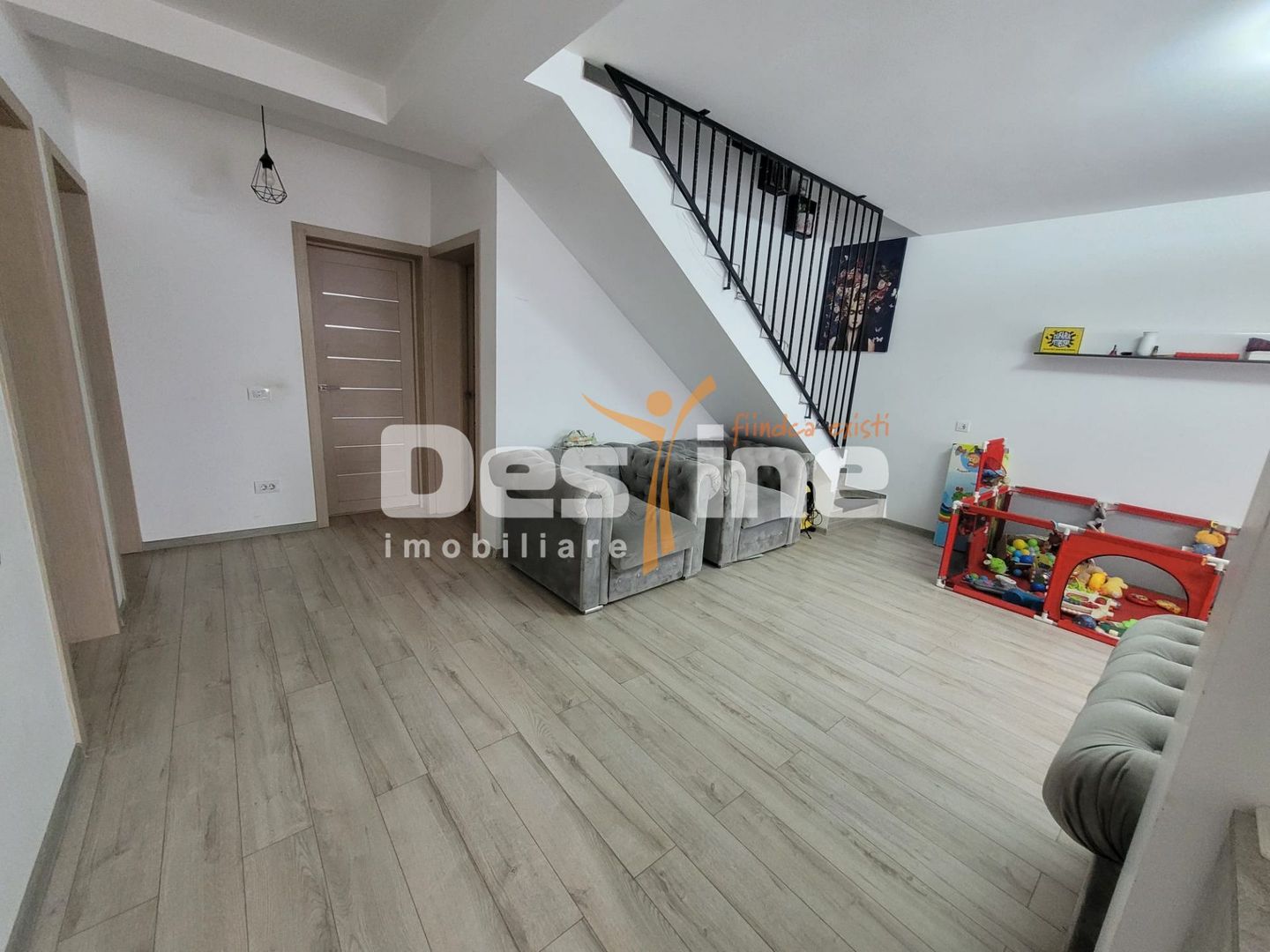 Casă LUNCA CETĂȚUII, 3 camere, decomandat, 82 mp, mansardă + parcare - Poză 5