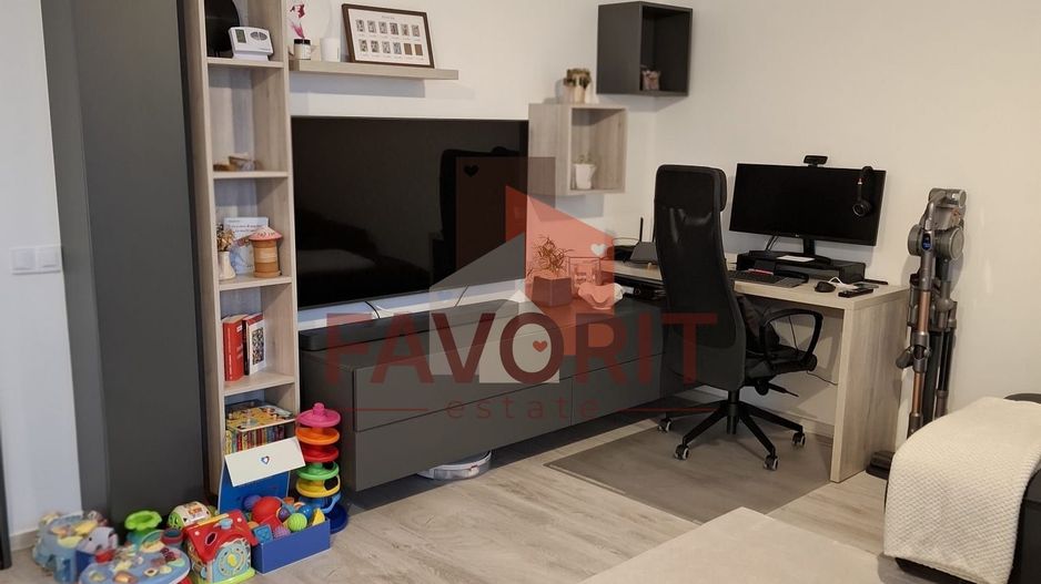 Etaj 1. Bucatarie inchisa. Aproape de mijloc de transport - Poză 2