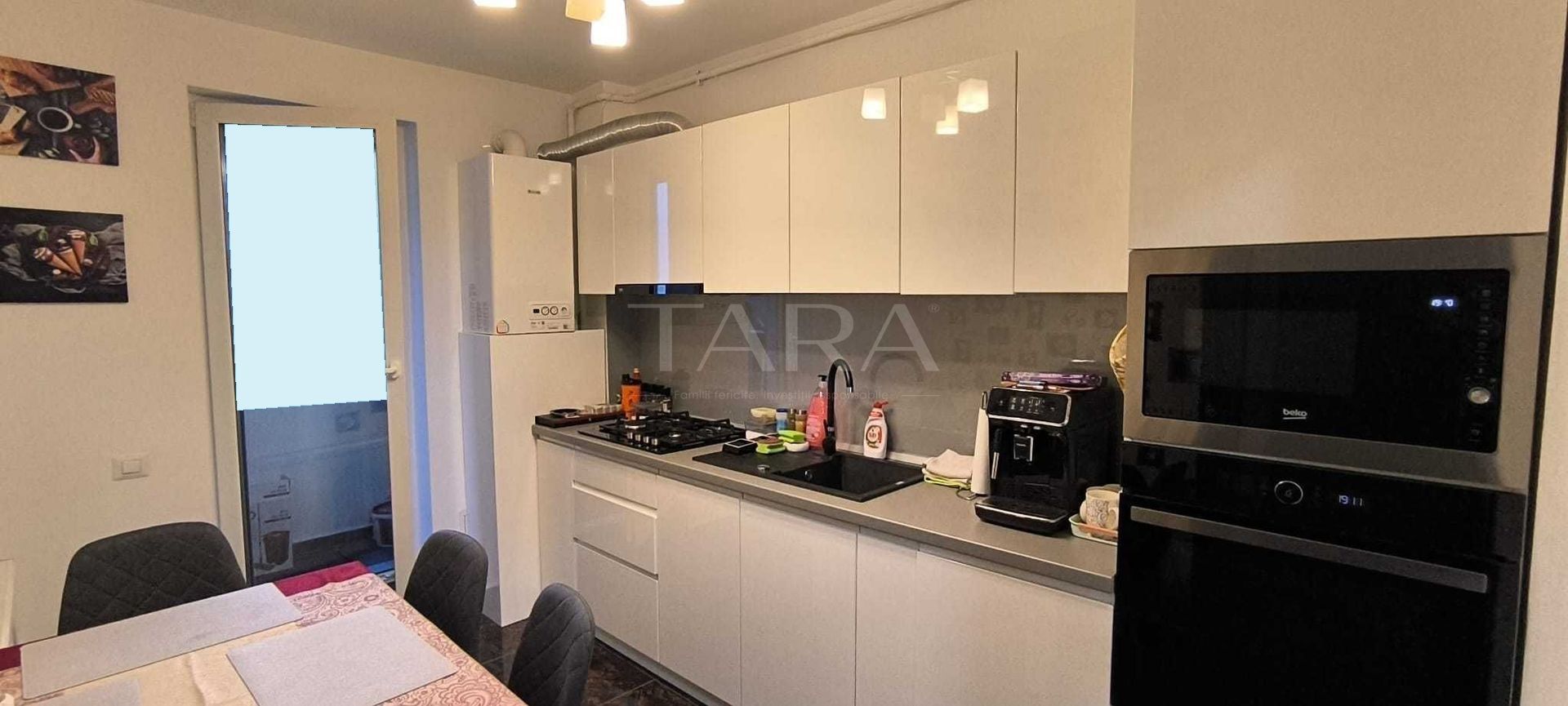 Apartament cu 3 camere, etaj 1, parcare inclusă, acces privat. - Poză 4