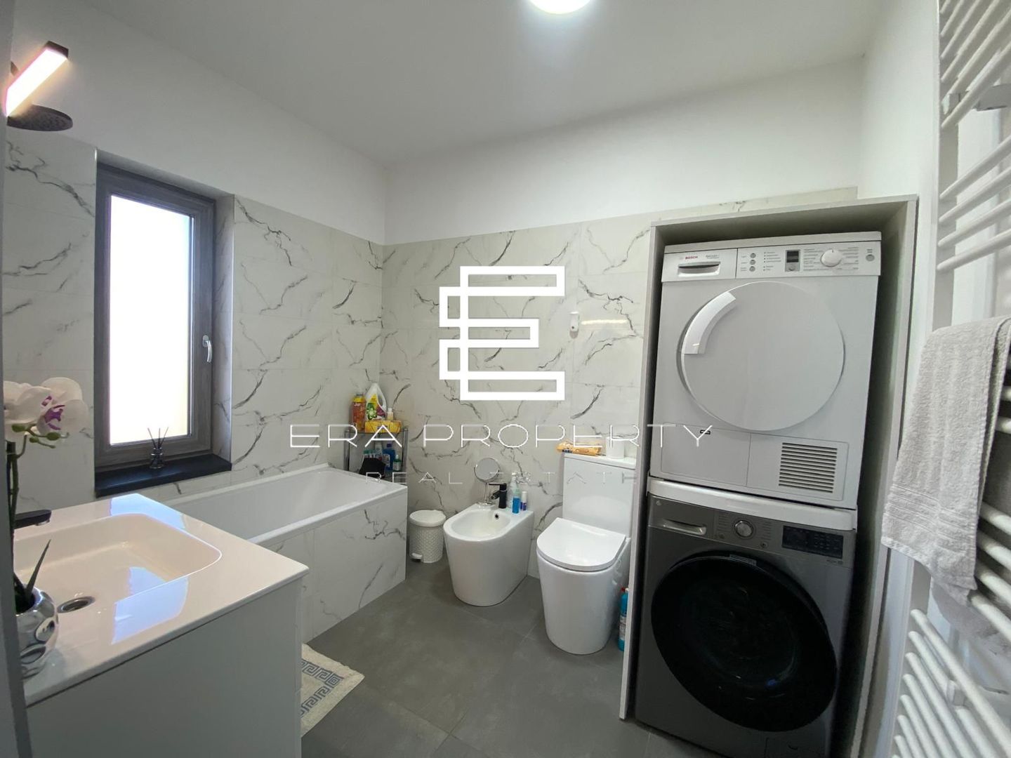 Duplex modern Șelimbăr cu panouri fotovoltaice – costuri minime la energie - Poză 16