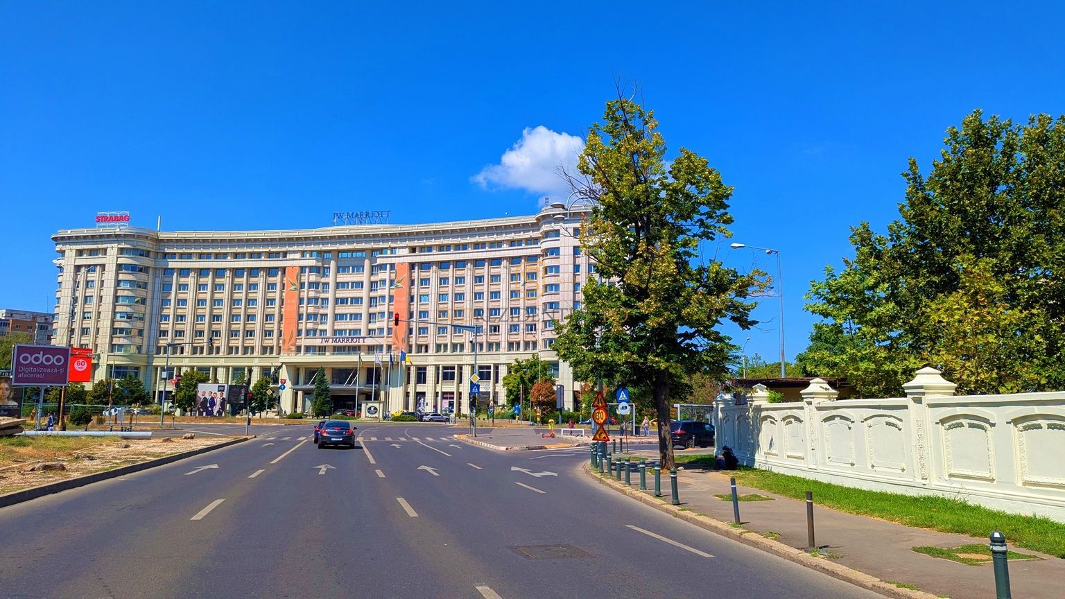 Aparatament 2 camere + parcare inclusa - Zona Marriott, Panduri - Poză 2