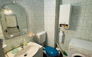 3 decomandate, centrala, 1 Mai - 110 000 Euro - Poză 9