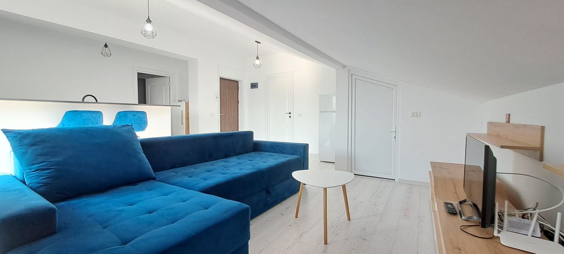 Inchiriere 2 camere, Drumul Taberei, bloc nou, centrala, statii stb - Poză 3