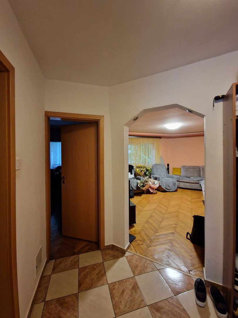 Soarelui | 3 Camere | Etaj 1 | Centrala proprie | Boxa - Poză 7
