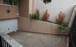 Vilă Generoasă de Vânzare – Piața Domenii, Locație Excelentă - Poză 4