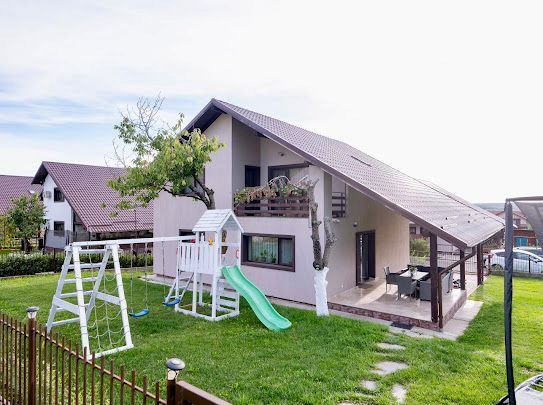 Gata de locuit! Vânzare casa cu 4 camere - Doicesti-Dealul cu Tei - Poză 4