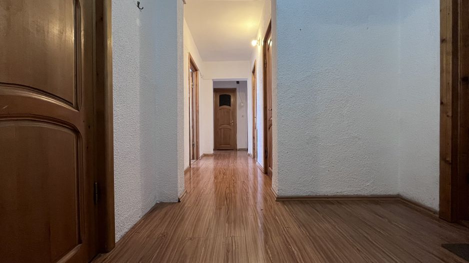 Zonă bună! Vânzare apartament cu 3 camere, micro 6- Târgoviște! - Poză 10