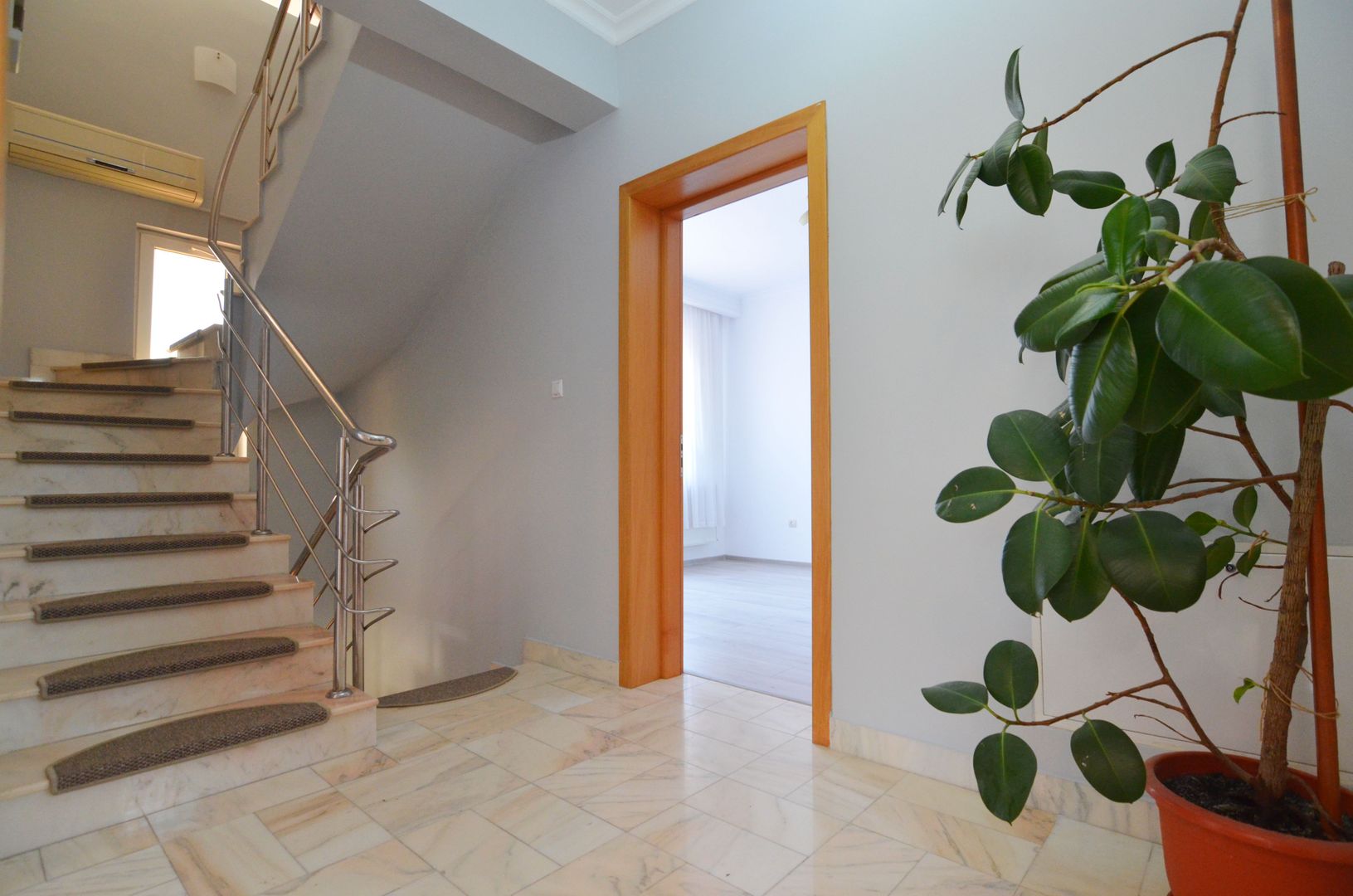 Inchiriem Vila individuala 6 camere cu panouri solare zona Pipera - Poză 26