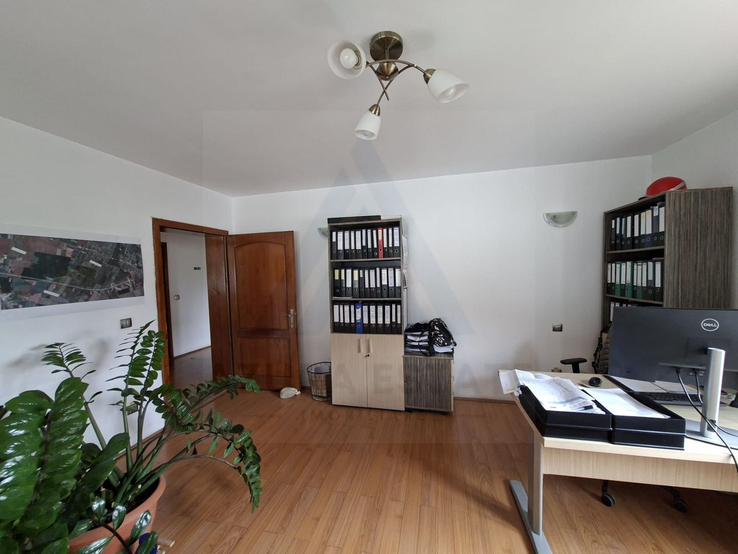 Spatiu birouri casa individuala curte proprie 9 birouri Selimbar - Poză 3