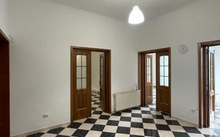 Apartament de 5 camere cu destinatia birou de inchiriat - Poză 1