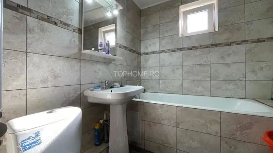 Apartament cu 3 camere, 2 băi, etaj 4/8 – Bloc reabilitat, zonă excele - Poză 4