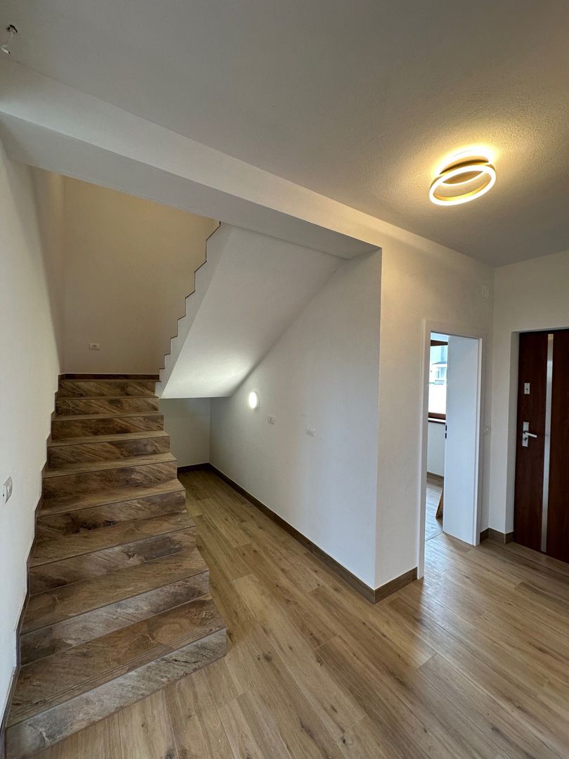 Duplex cu camera pe parter - Poză 11