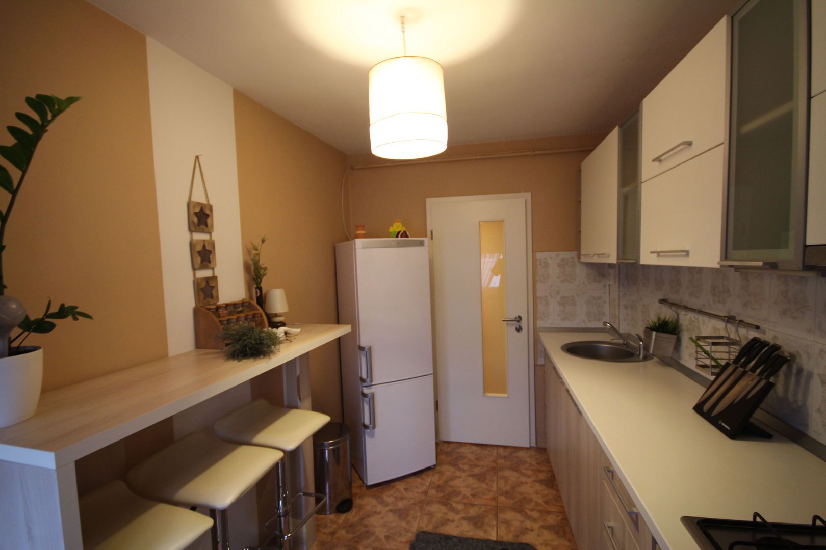 APARTAMENT DECOMANDAT - Poză 3