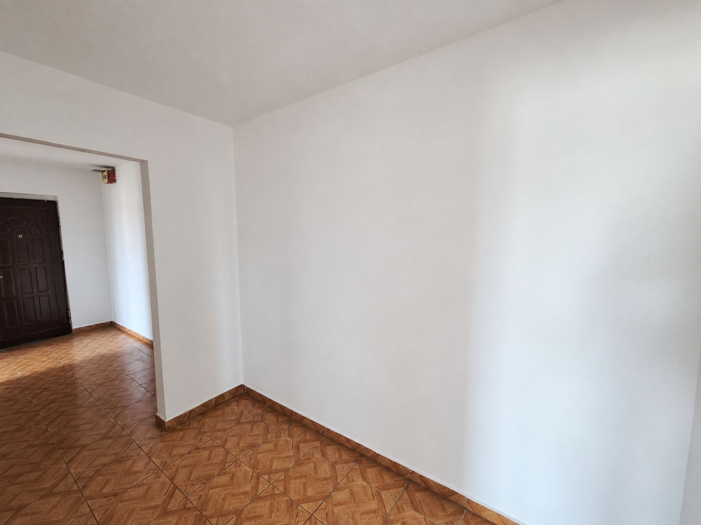 Apartament de vânzare 3 camere decomandat Voluntari - Poză 13