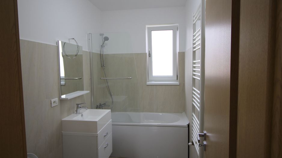 APARTAMENT DEOSEBIT - Poză 12