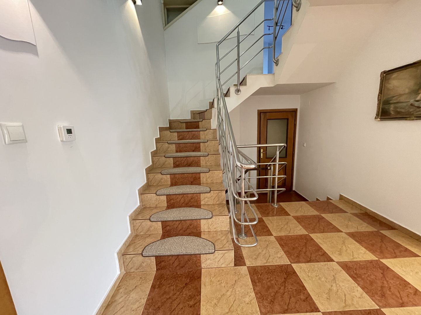 Casa spatioasa cu spatiu de relaxare-zona Blascovici - Poză 13