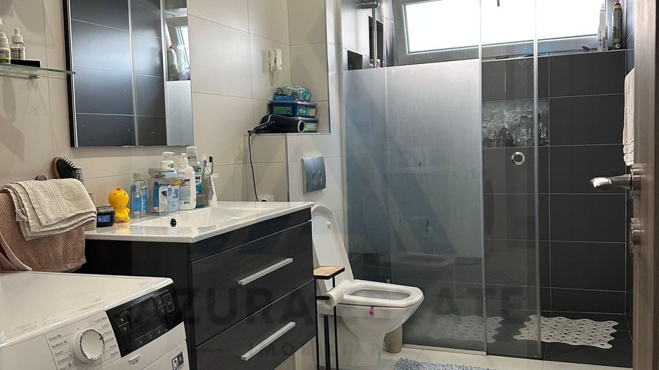 Apartament 3 camere 83 mp utili curte si 2 locuri parcare in Selimbar - Poză 16