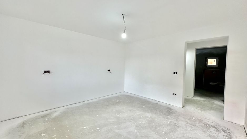 Casă individuală de vanzare  cu garaj și curte proprie – Hălchiu - Poză 20