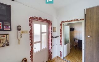 Casă la curte comună, zonă ultracentrală - Poză 7