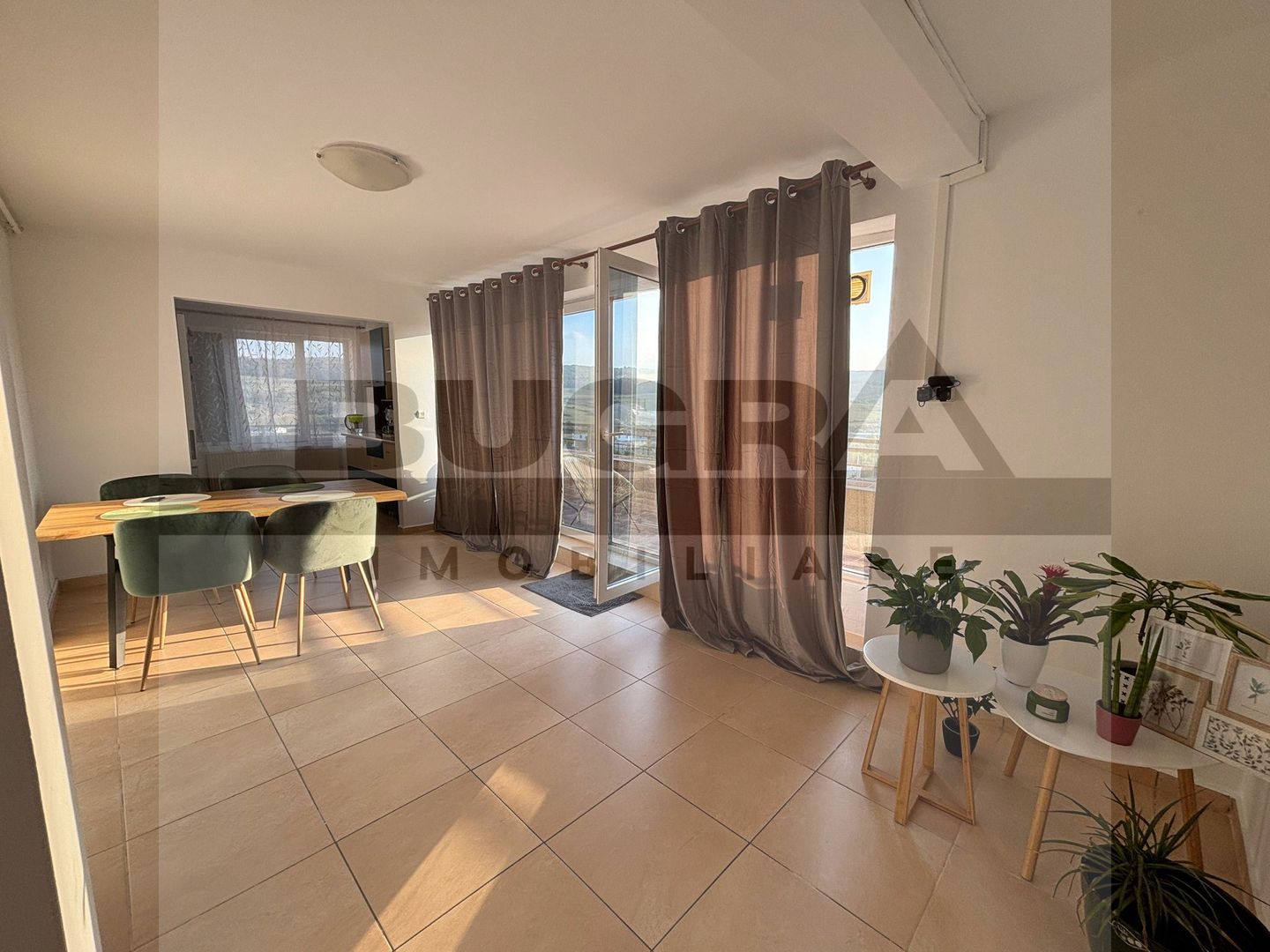 Apartament 3 camere, 84 mp, terasa, parcare, zona Petrom - Poză 3