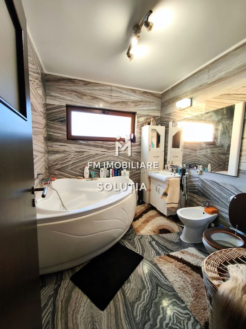 Casă tip insiruită | 2 etaje | curte amenajată | Baia Mare - Poză 12