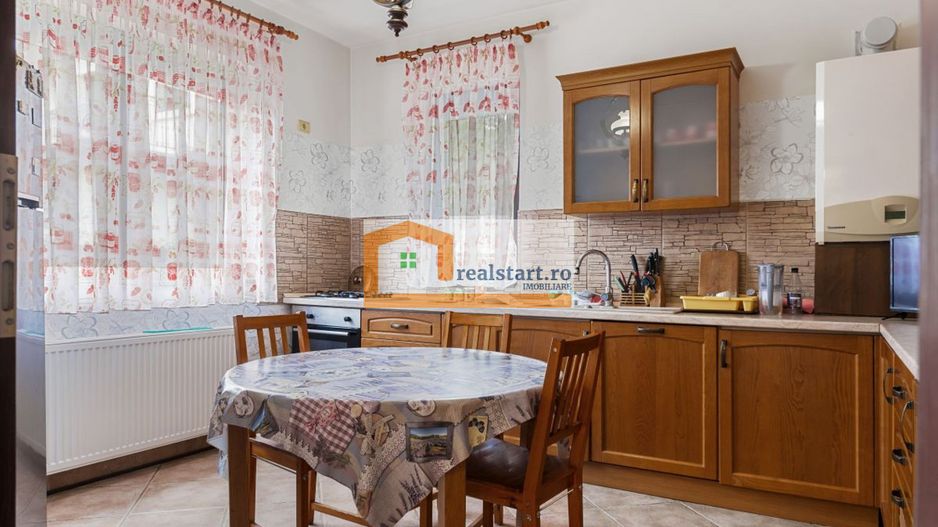 Vanzare Duplex, ideal investitie, piscina exterioara, trifazic - Poză 18