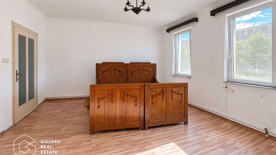Casa solida cu teren intravilan de 1.555 mp, Sebis, jud. Arad - Poză 6