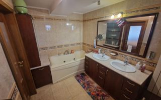 De vânzare: Vilă unică, vintage-modernă, zonă Grigorescu Oradea. - Poză 19