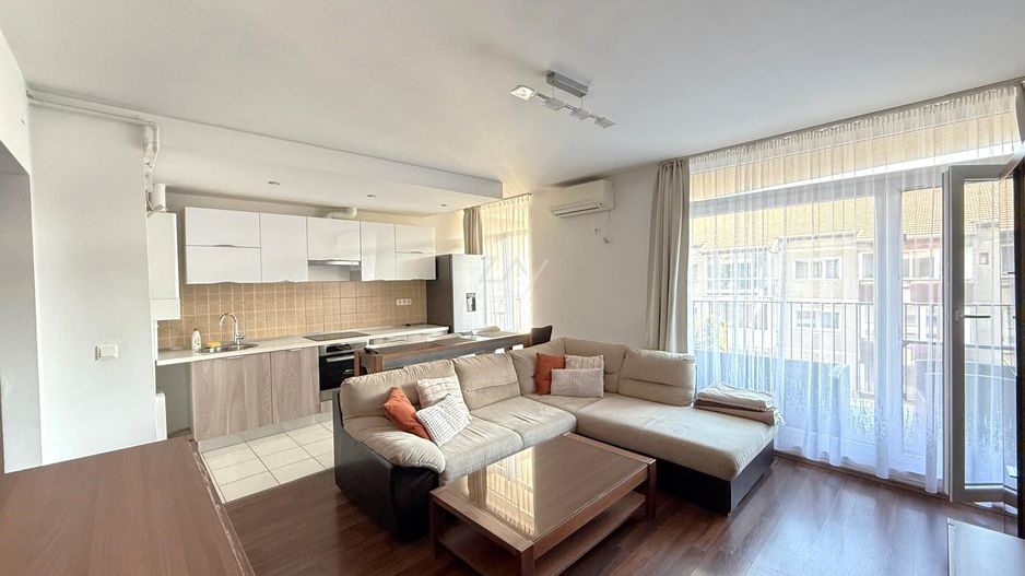 Complex Uranus. Balcon mare. Loc de parcare subteran. - Poză 1