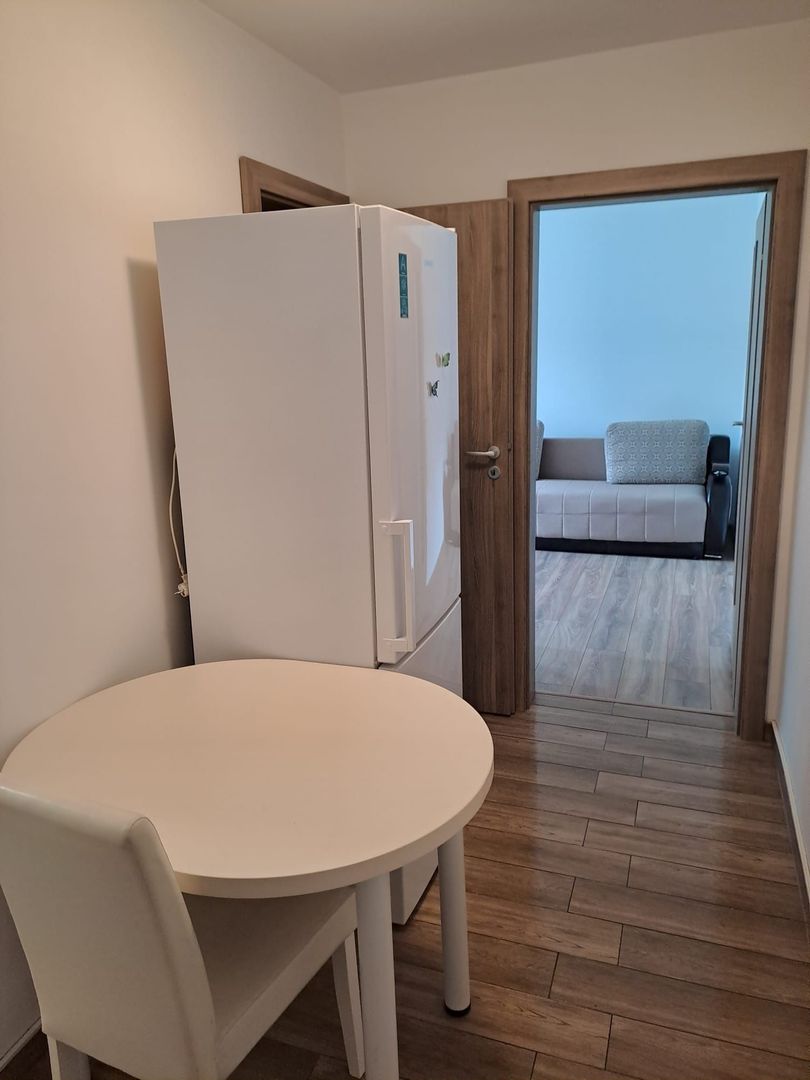Inchiriez apartament 2 camere - Poză 2
