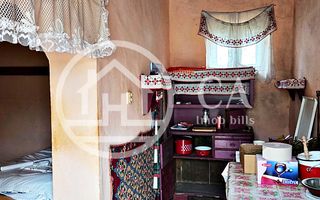 Casa de vanzare cu 4 camere si teren de 1520 in satul Batar, Bihor - Poză 7