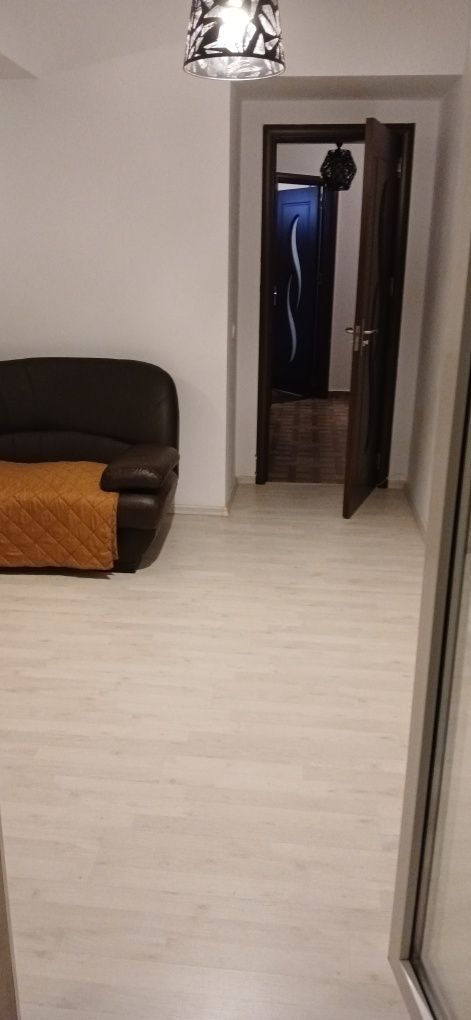 Apartament 2 camere de vanzare - Poză 2