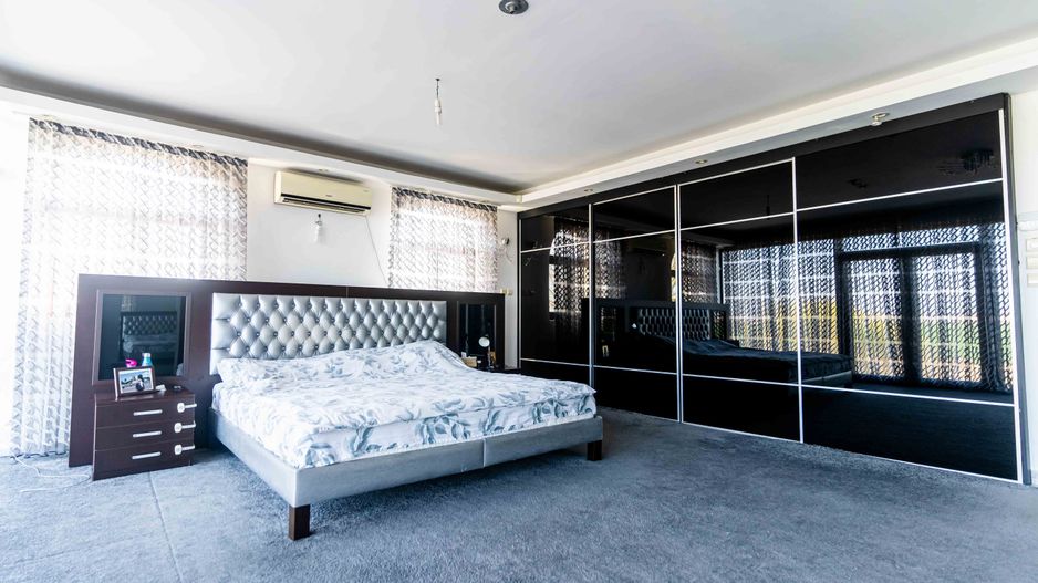 Casă / Vilă cu 6 camere de vânzare în Balotesti - Poză 13