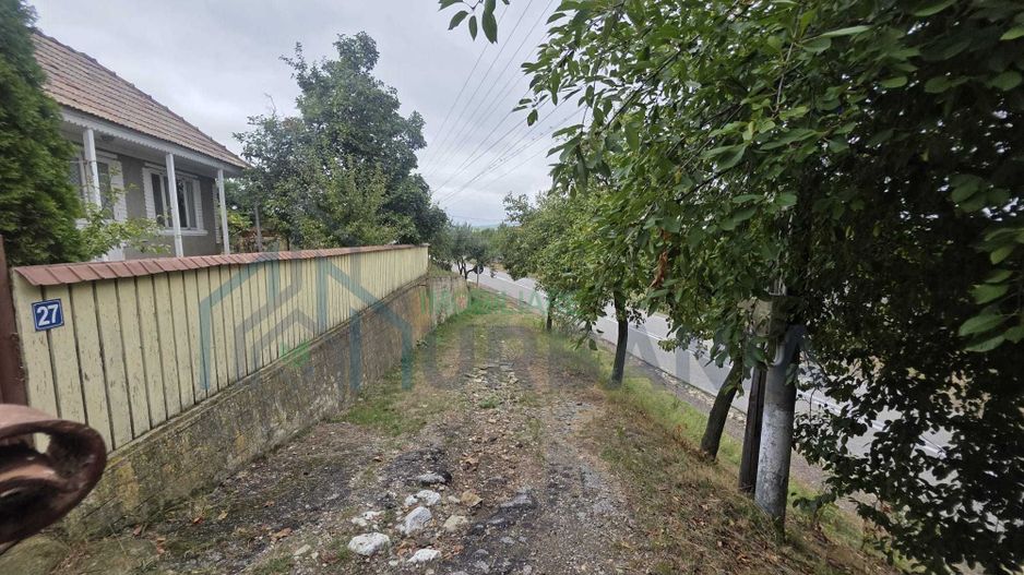 Case tradiționale în Scoposeni, comuna Gorban - 2 locuințe pe teren de 2400 mp - Poză 4