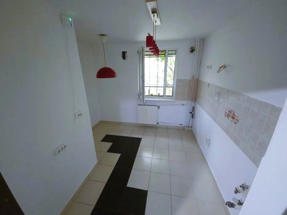 Apartament 3 camere decomandat-Titan-1 Decembrie 1918 - Poză 4