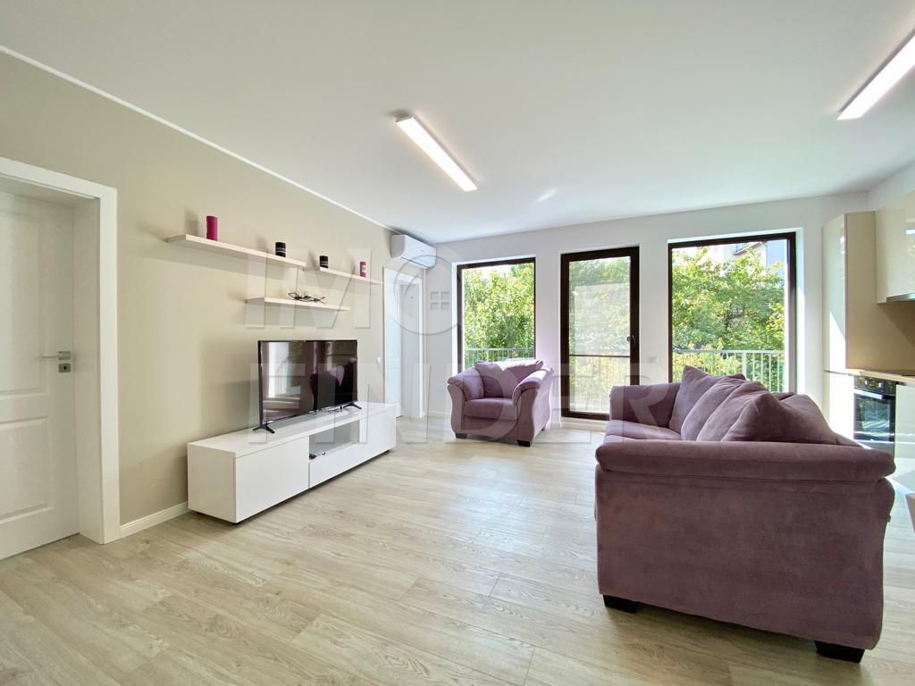 Inchiriere apartament 3 camere situat in vila privata, zona UMF - Poză 4