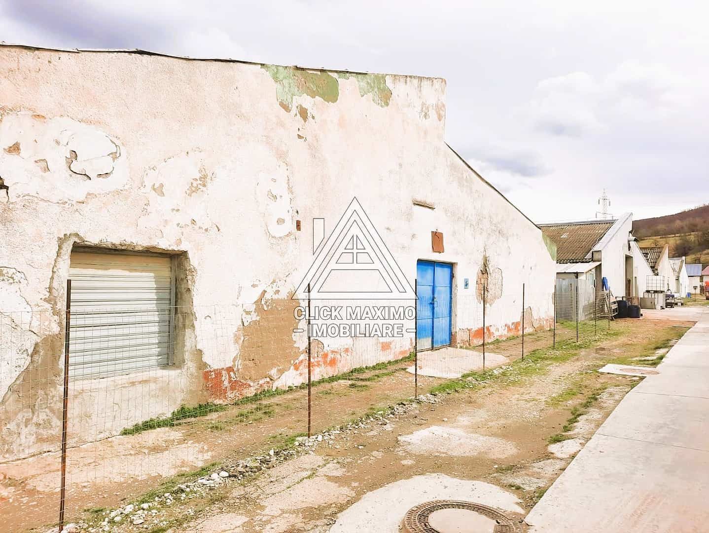 770 mp HALA TIP AVICOLA si 1390 mp TEREN INTRAVILAN, BECLEAN-BISTRITA - Poză 1