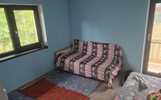 Casă de închiriat cu 3 dormitoare, 2 băi, living și terasă, în Rediu, lângă Primărie - Poză 7
