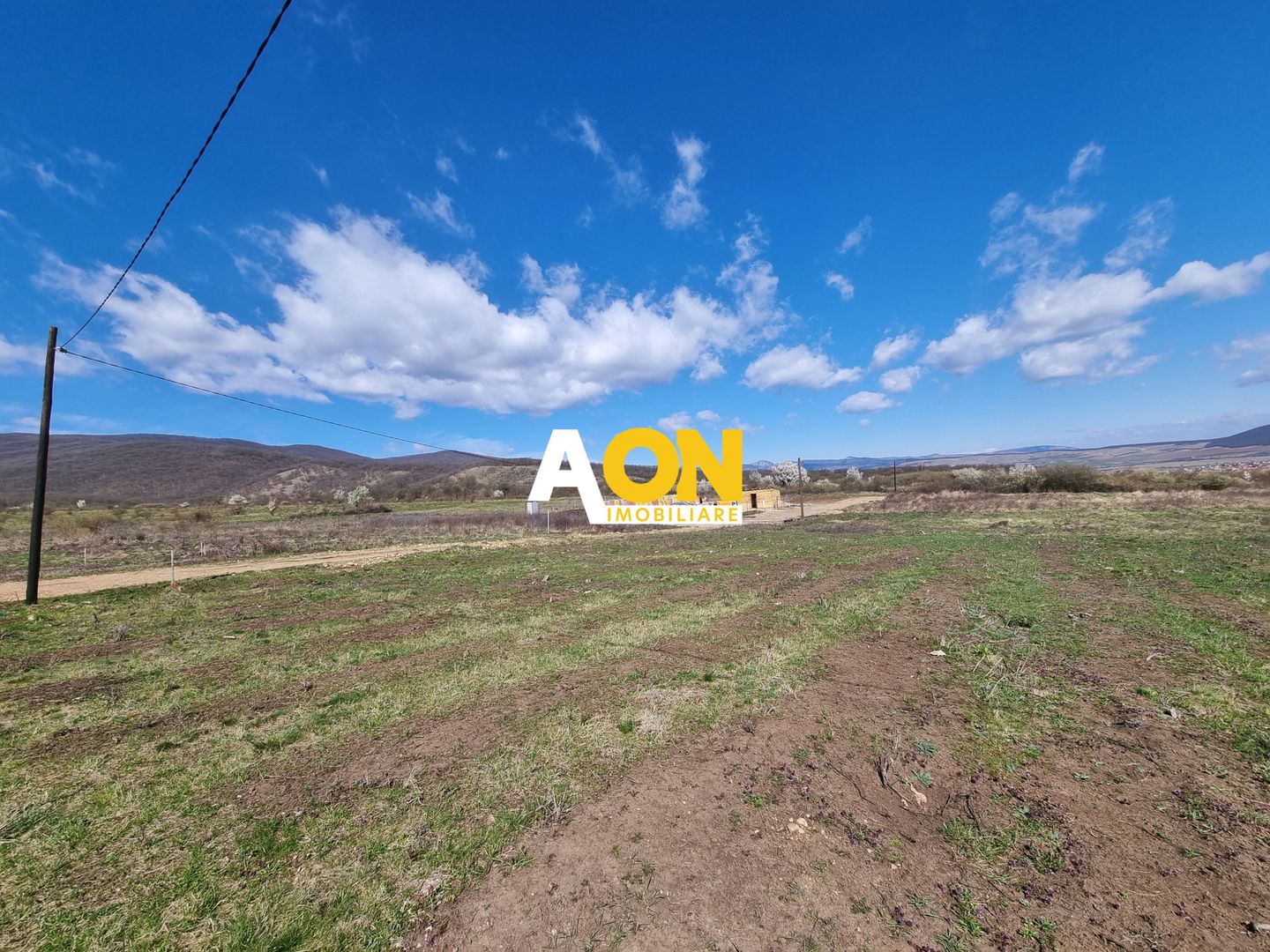 De vanzare 689mp teren intravilan, zona Podei - Poză 2