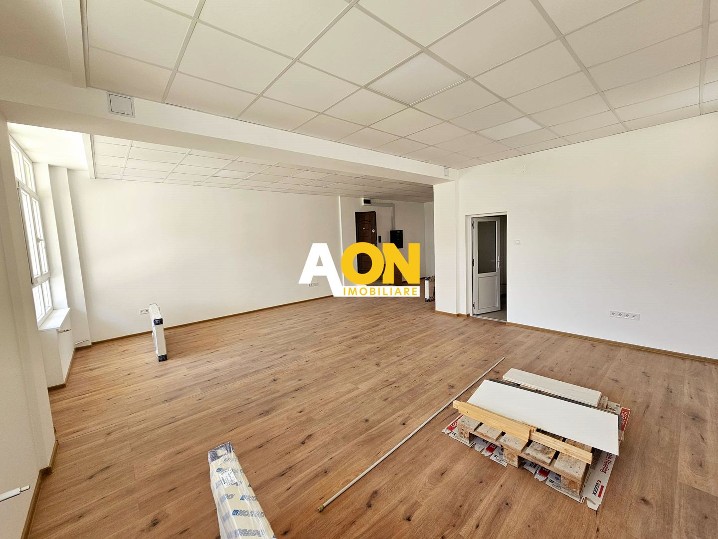 Spatiu nou de birouri, 76 mp + boxa 15 mp, zona Centru - Poză 1