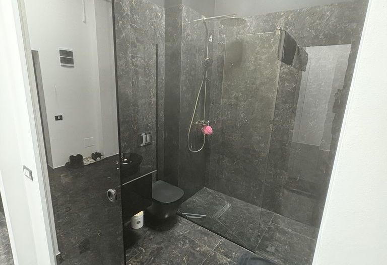 Apartament 2camere finisaje lux - Poză 3