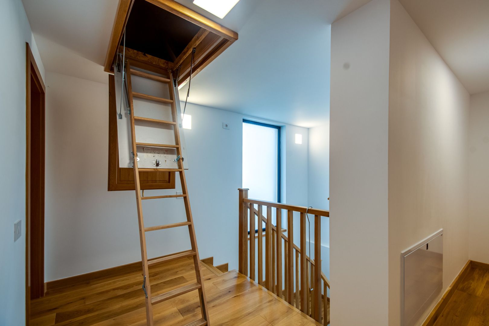 Casă premium cu arhitectură contemporană în cartierul Tei - Poză 15