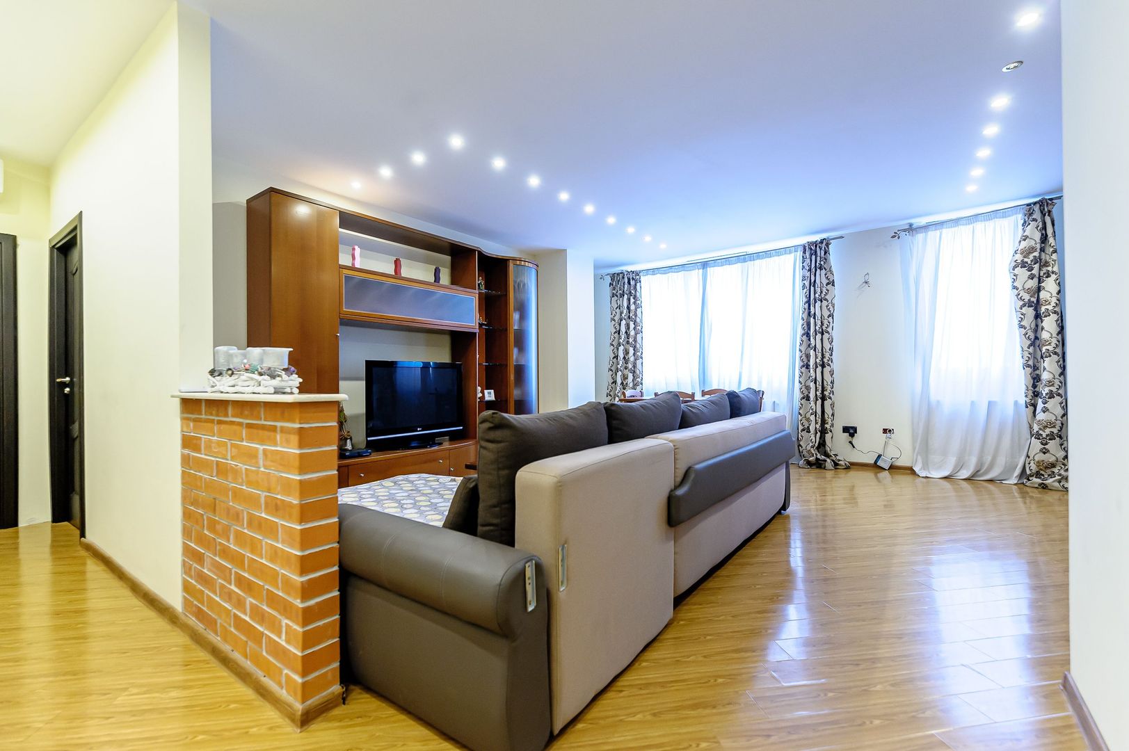 Apartament cu 3 camere, Urbanna. - Poză 1