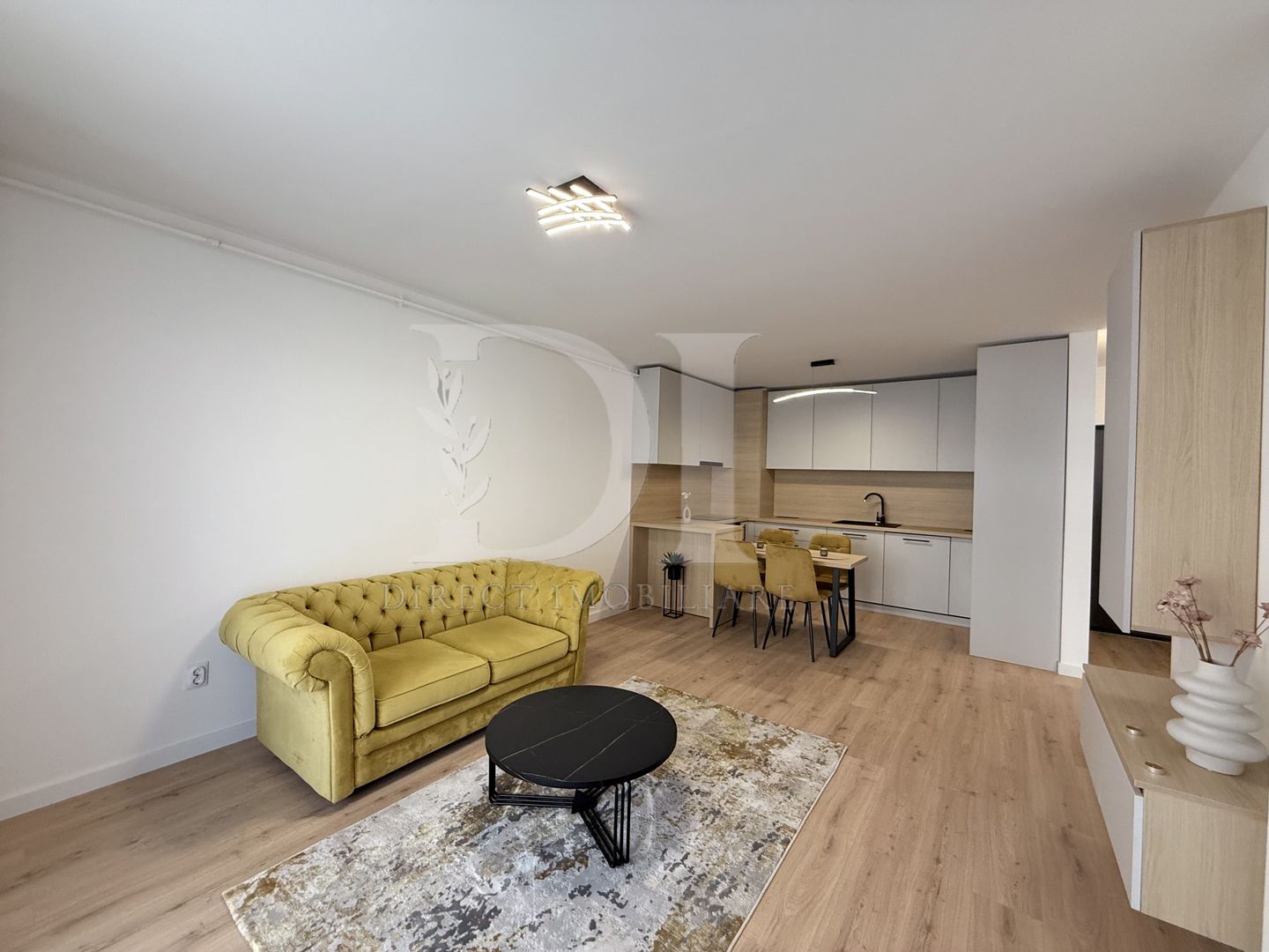 Apartament la cheie / etaj intermediar / Zona Eroilor - Poză 2