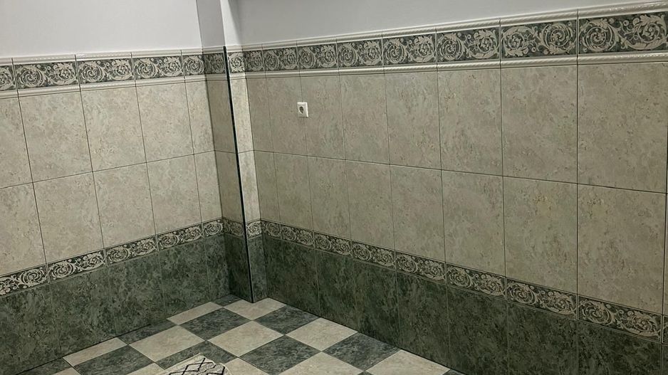 ageuropa.ro vinde apt. cu 4 cam. RENOVAT, 106mp, etaj 1 în zona SOARELUI. - Poză 13