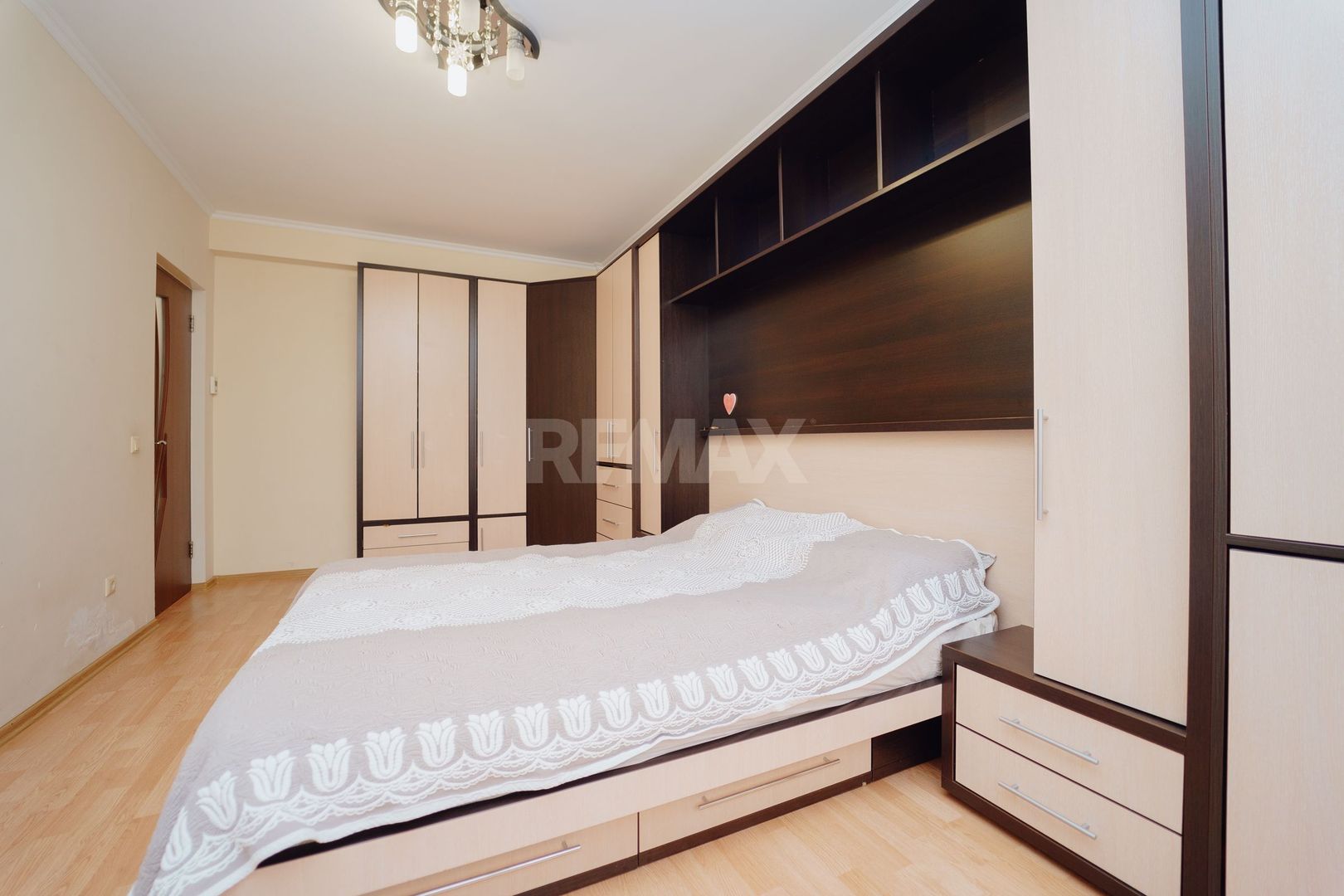 Apartament cu 3 camere I Buiucani I Alba Iulia - Poză 6